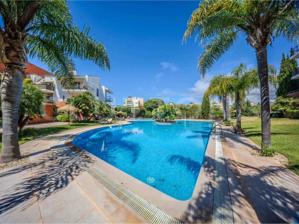 Apartamento T2 para Venda em Quarteira Foto 40