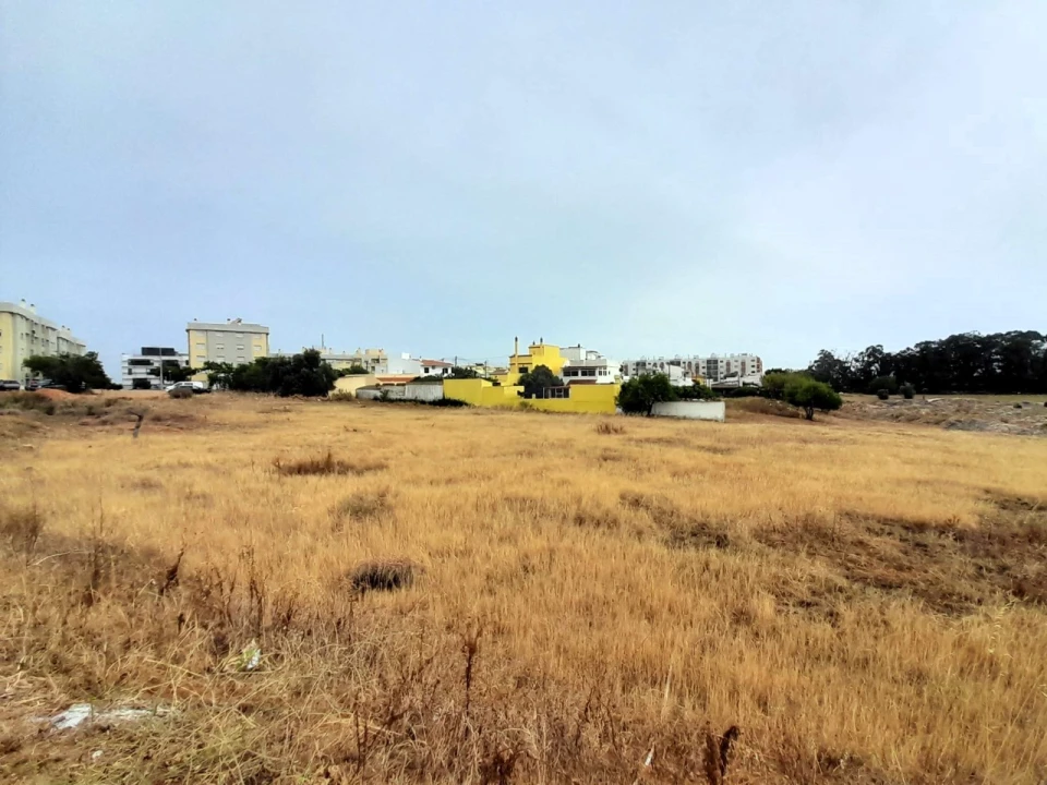 Terreno para Venda em Quelfes Foto 3