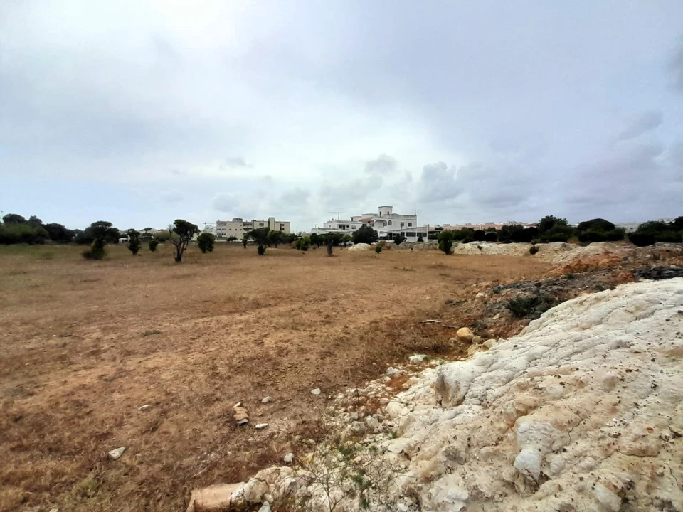 Terreno para Venda em Quelfes Foto 13