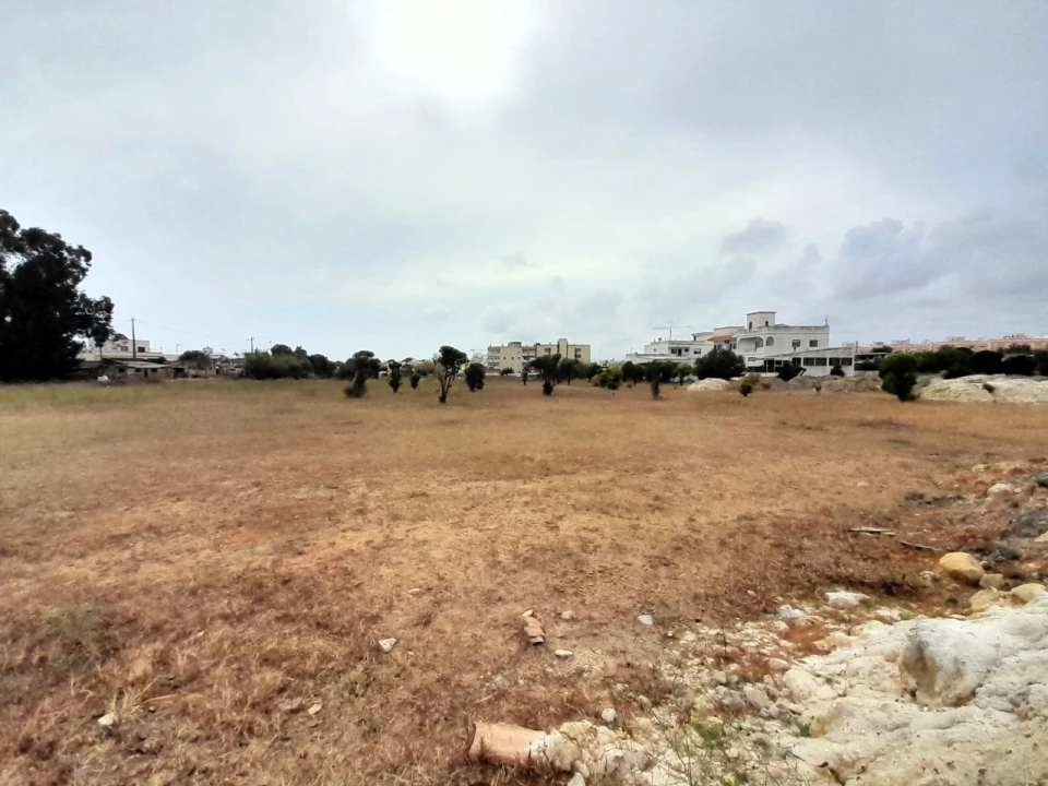 Terreno para Venda em Quelfes Foto 14