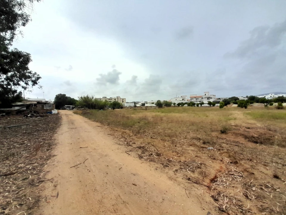 Terreno para Venda em Quelfes Foto 25