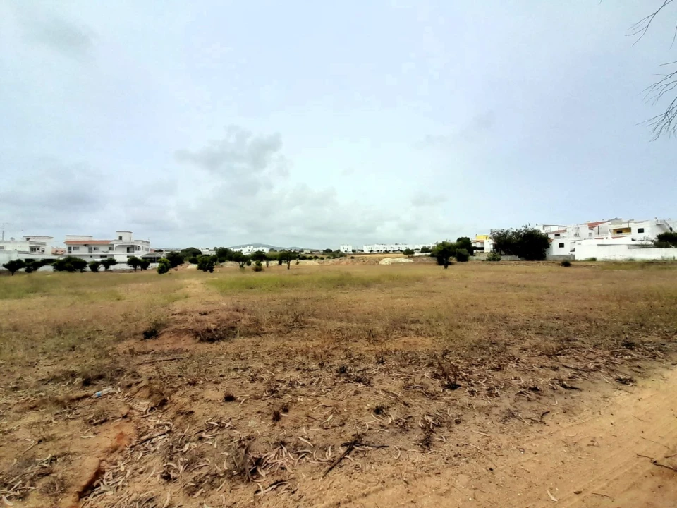 Terreno para Venda em Quelfes Foto 26
