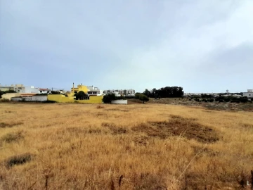 Terreno para Venda em Quelfes