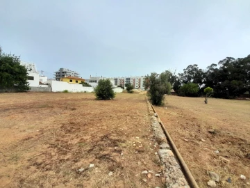 Terreno para Venda em Quelfes
