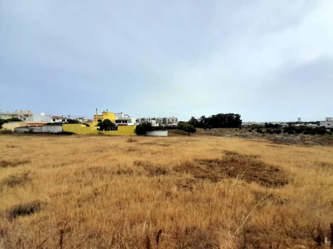 Terreno para Venda em Quelfes Foto 2