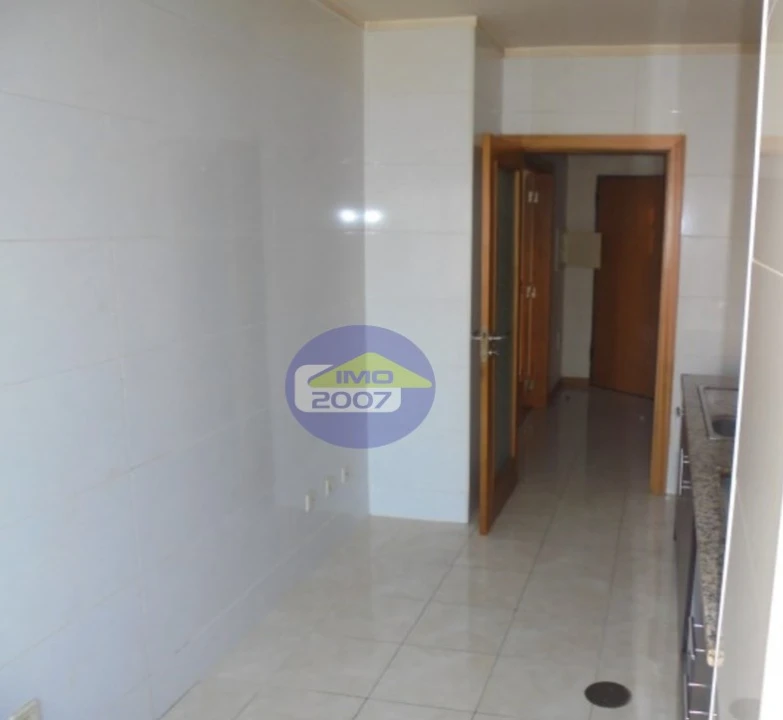 Apartamento T2 para Venda em Canelas Foto 7
