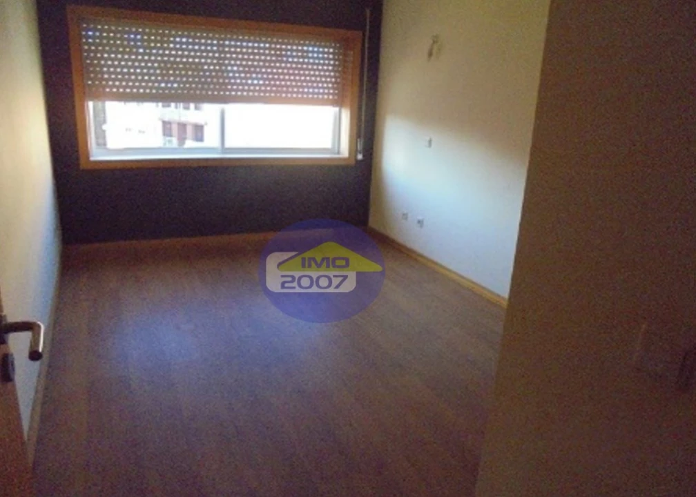 Apartamento T2 para Venda em Canelas Foto 8