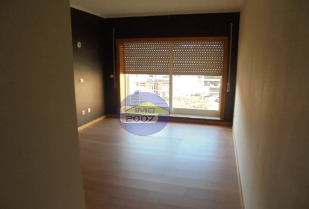 Apartamento T2 para Venda em Canelas Foto 9