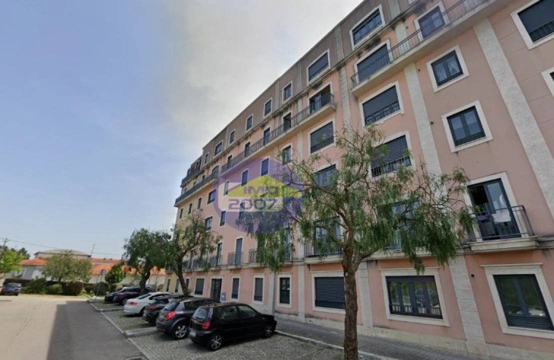 Apartamento T2 para Venda em Oliveira do Douro Foto 1