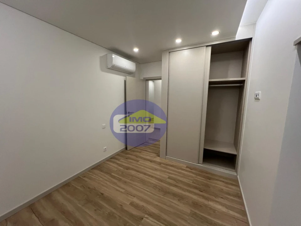 Moradia T3 para Venda em Espinho Foto 13
