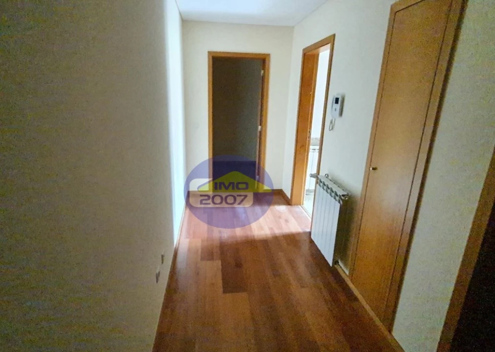 Apartamento T1 para Venda em Oliveira do Douro Foto 5