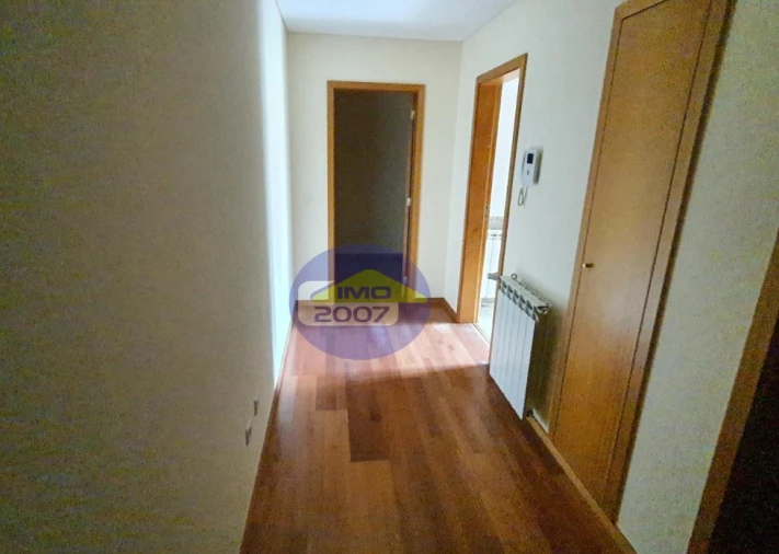Apartamento T1 para Venda em Oliveira do Douro Foto 5