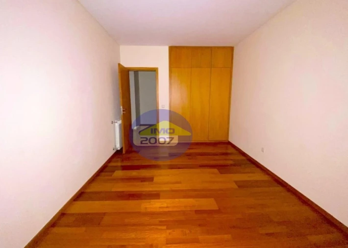 Apartamento T1 para Venda em Oliveira do Douro Foto 7