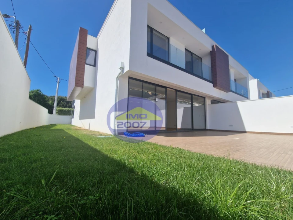 Moradia T4 para Venda em Canidelo Foto 1
