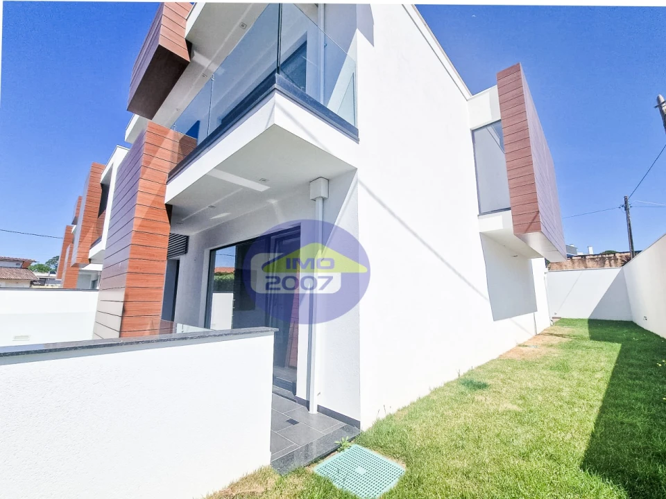 Moradia T4 para Venda em Canidelo Foto 2