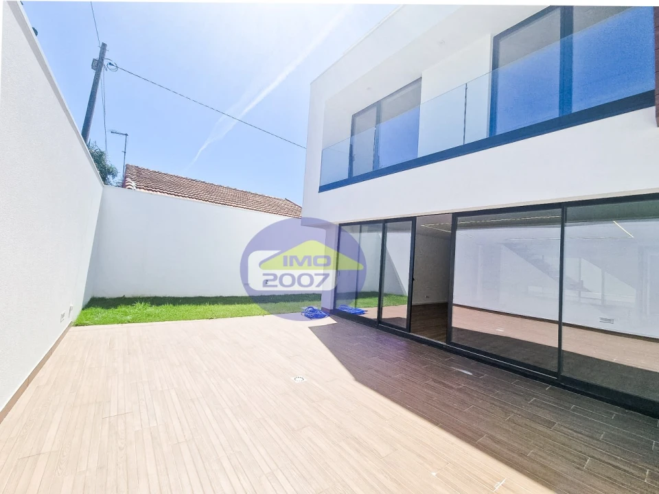 Moradia T4 para Venda em Canidelo Foto 47