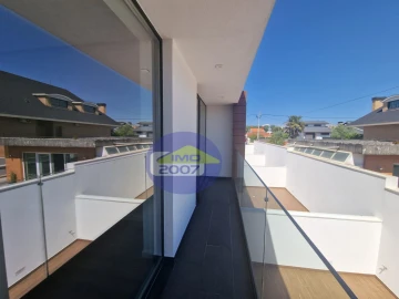 Moradia T4 para Venda em Canidelo