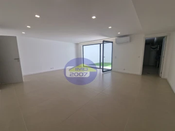 Moradia T4 para Venda em Canidelo