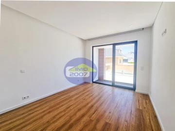 Moradia T4 para Venda em Canidelo