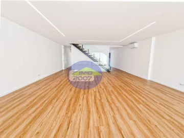Moradia T4 para Venda em Canidelo