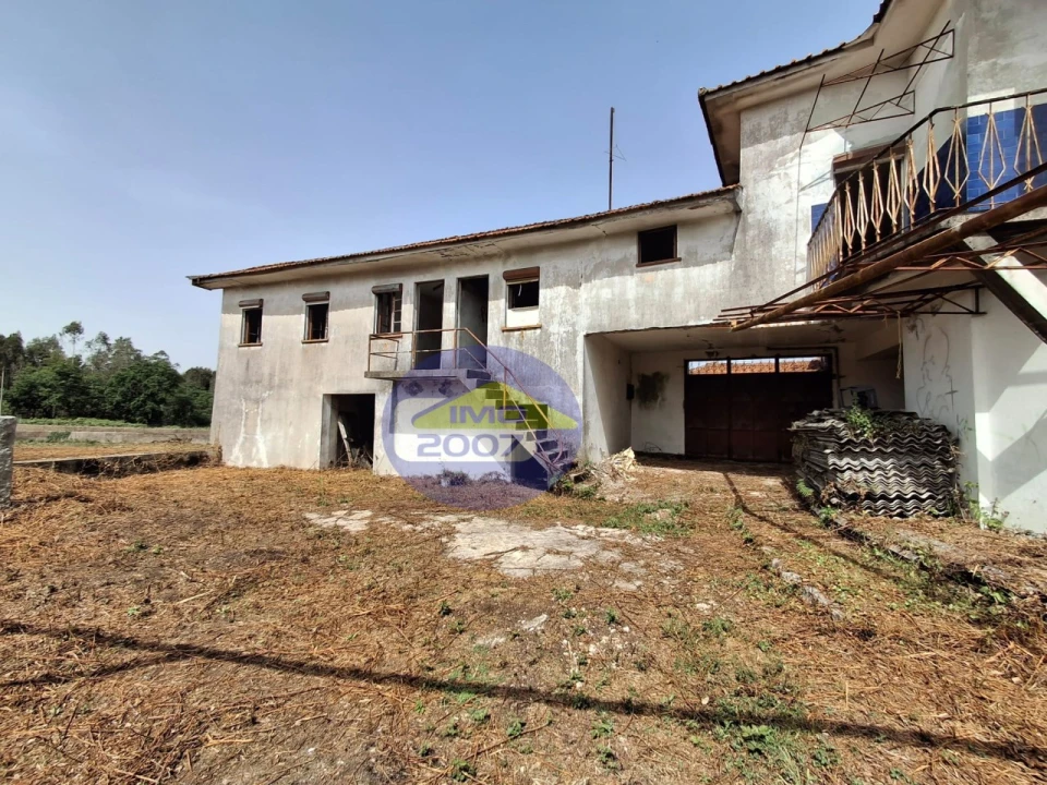 Moradia T3 para Venda em Argoncilhe Foto 2