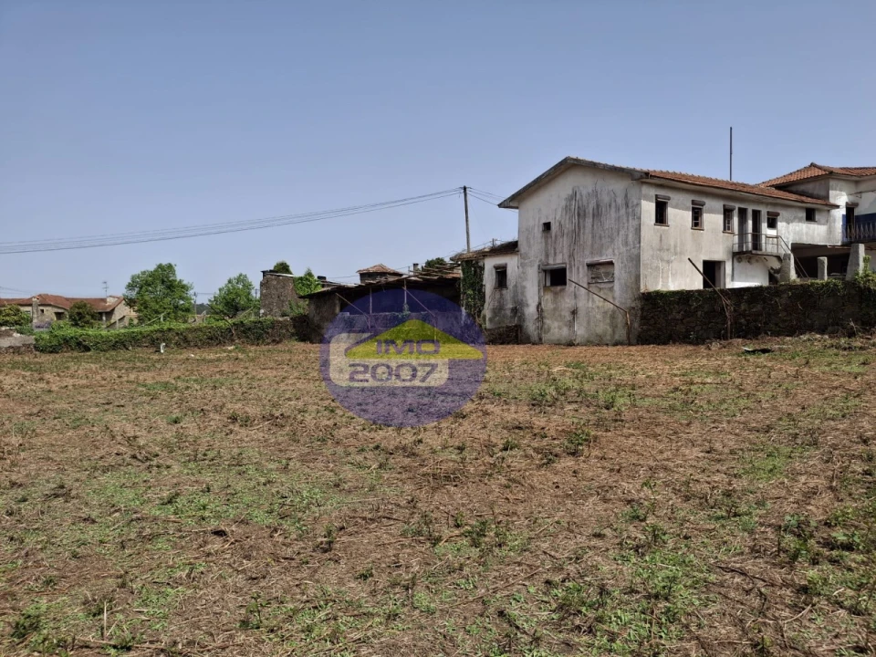 Moradia T3 para Venda em Argoncilhe Foto 3