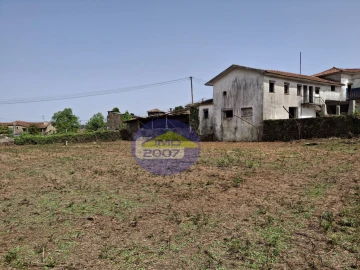 Moradia T3 para Venda em Argoncilhe