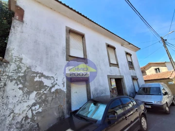Moradia T3 para Venda em Argoncilhe