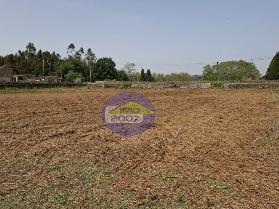 Terreno para Venda em Argoncilhe Foto 1