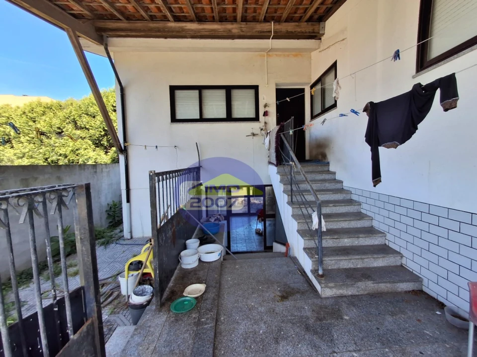 Moradia T3 para Venda em Mozelos Foto 4