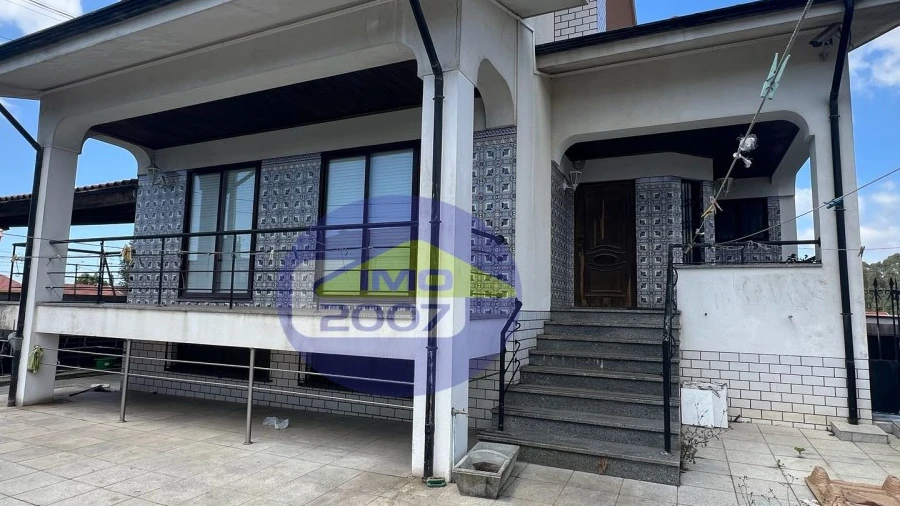 Moradia T3 para Venda em Mozelos