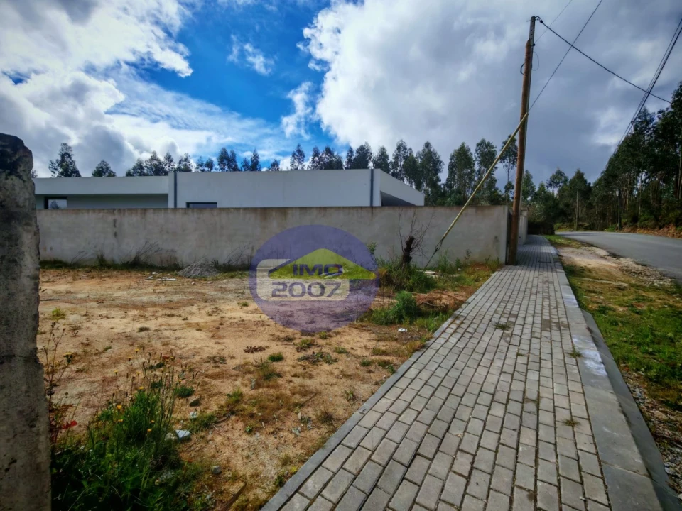 Terreno para Venda em Lobão, Gião, Louredo e Guisande Foto 1