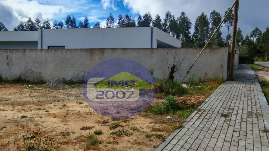 Terreno para Venda em Lobão, Gião, Louredo e Guisande