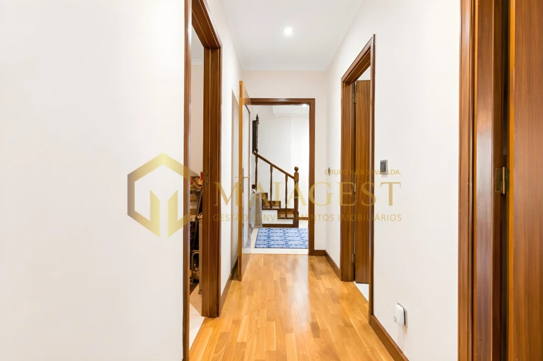 Apartamento T4 para Venda em Mafamude e Vilar do Paraíso Foto 3