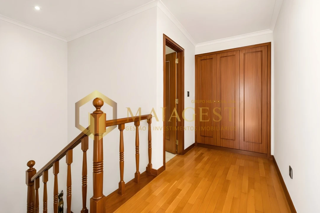 Apartamento T4 para Venda em Mafamude e Vilar do Paraíso Foto 9