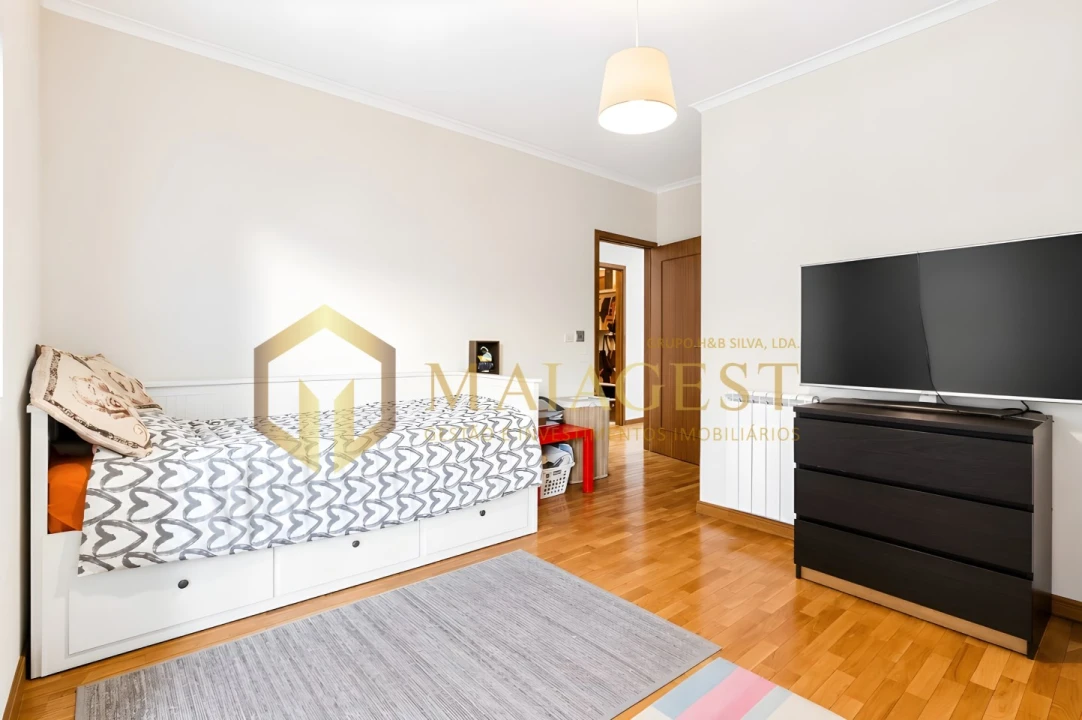 Apartamento T4 para Venda em Mafamude e Vilar do Paraíso Foto 10