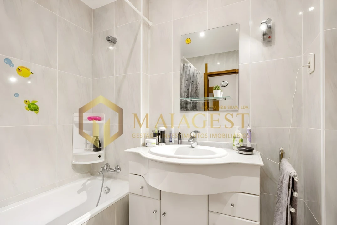 Apartamento T4 para Venda em Mafamude e Vilar do Paraíso Foto 12