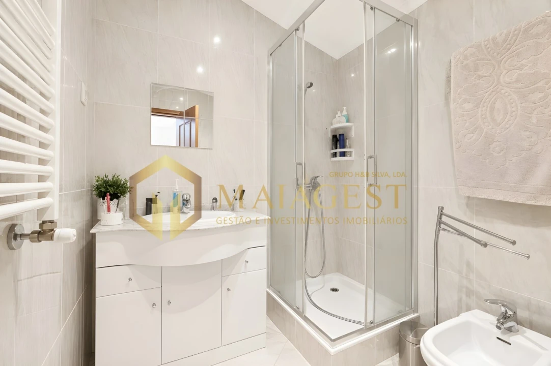 Apartamento T4 para Venda em Mafamude e Vilar do Paraíso Foto 14