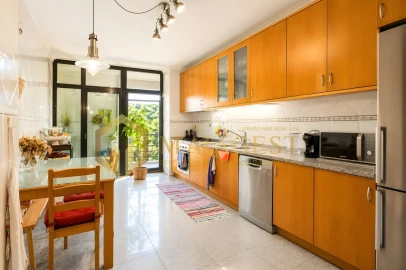 Apartamento T4 para Venda em Mafamude e Vilar do Paraíso