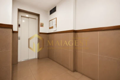 Apartamento T4 para Venda em Mafamude e Vilar do Paraíso