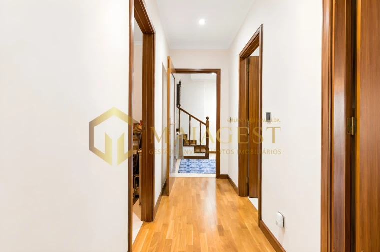 Apartamento T4 para Venda em Mafamude e Vilar do Paraíso Foto 3