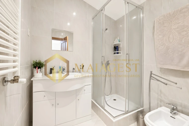 Apartamento T4 para Venda em Mafamude e Vilar do Paraíso Foto 14