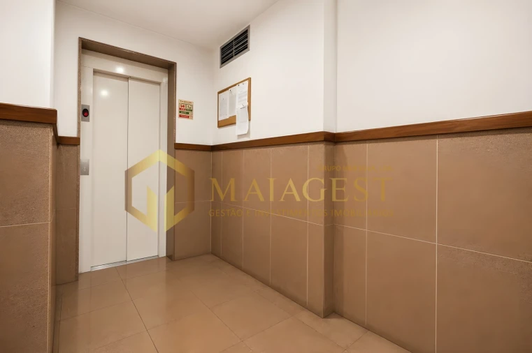 Apartamento T4 para Venda em Mafamude e Vilar do Paraíso Foto 22