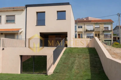Moradia T3 para Venda em Gondomar (São Cosme), Valbom e Jovim