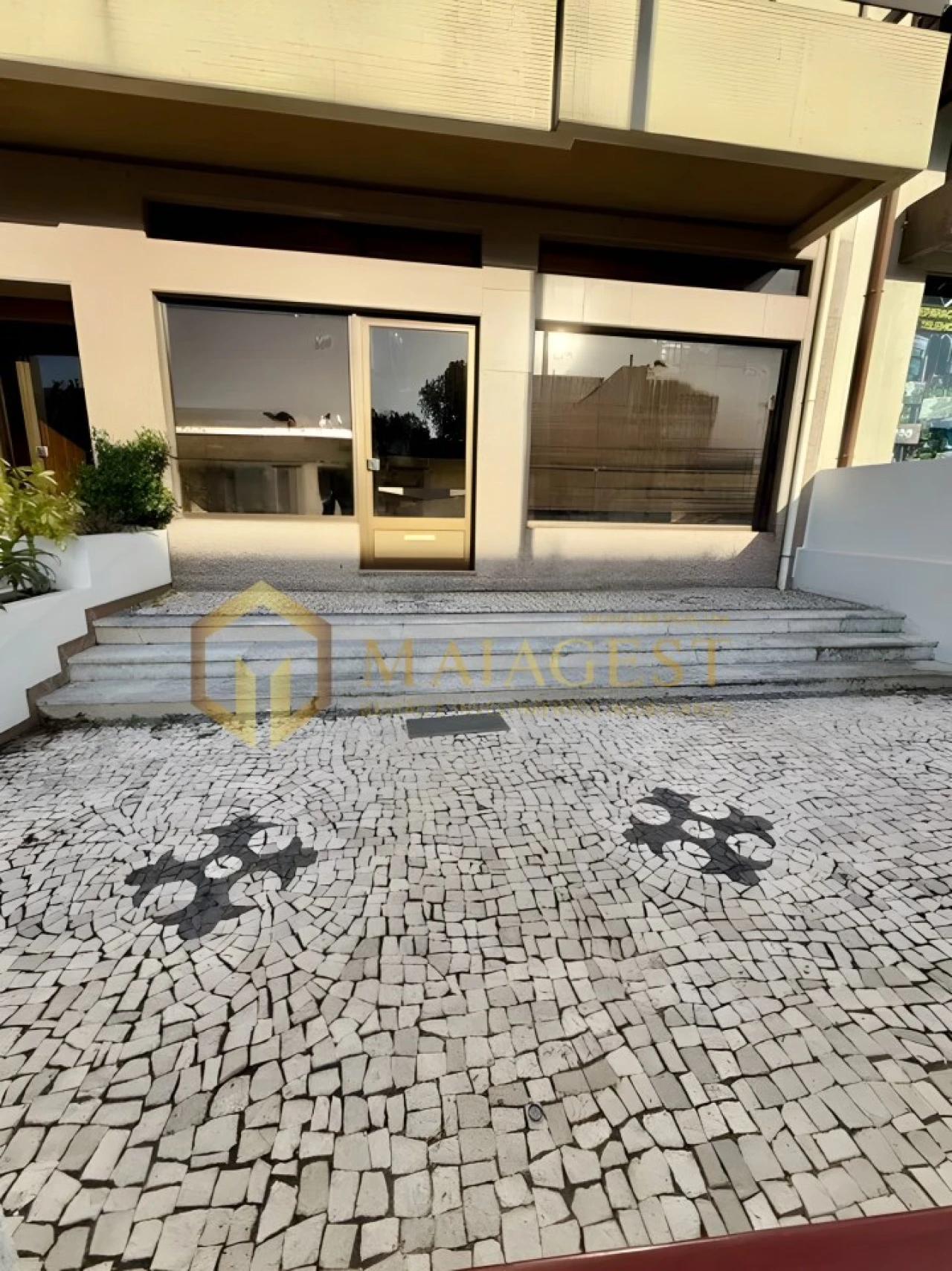 Loja para Venda em Cidade da Maia Foto 7