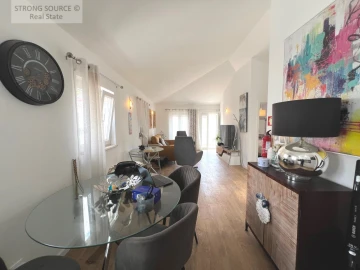 Apartamento T2 para Venda em Sesimbra (Santiago)