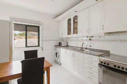 Apartamento T1 para Venda em Gambia-Pontes-Alto da Guerra