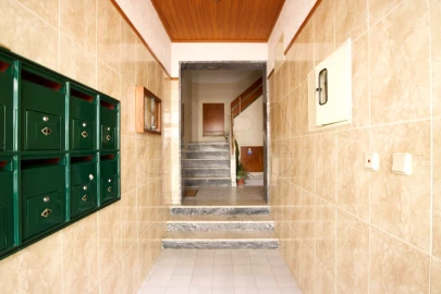 Apartamento T1 para Venda em Gambia-Pontes-Alto da Guerra