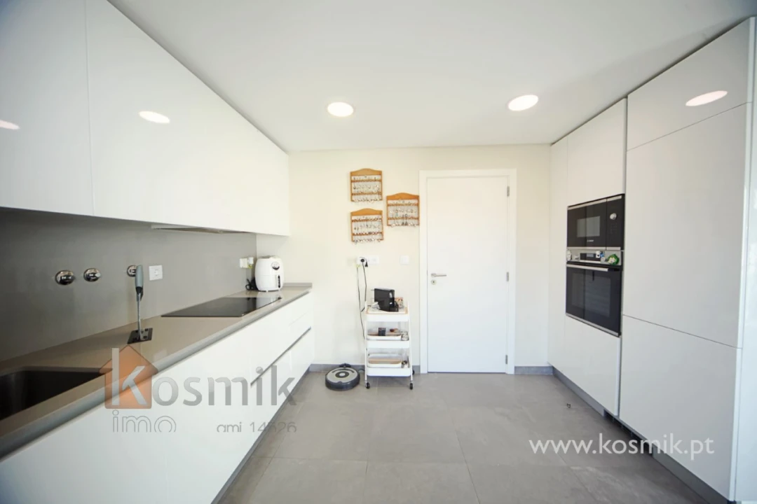 Apartamento T2 para Venda em Pontinha e Famões Foto 30