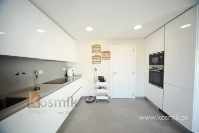 Apartamento T2 para Venda em Pontinha e Famões